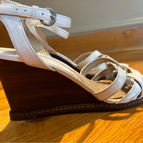 MICHAEL Kors White Molly Naplak
Wedge Sandals size 8 - Picture 2 of 7